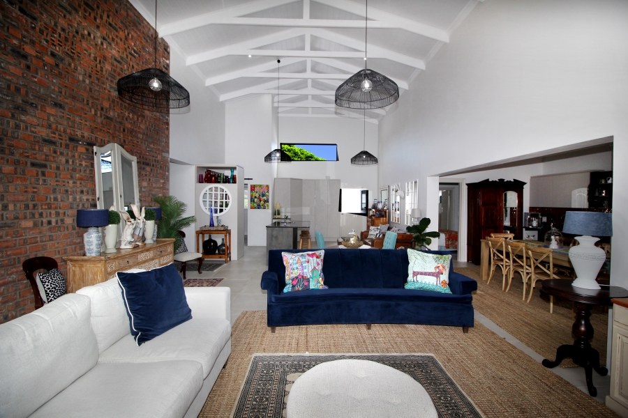 5 Bedroom Property for Sale in Hartenbos Central Western Cape
